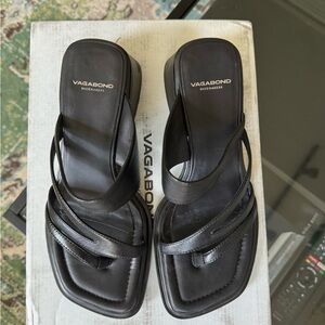 Vagabond Ines black sandals